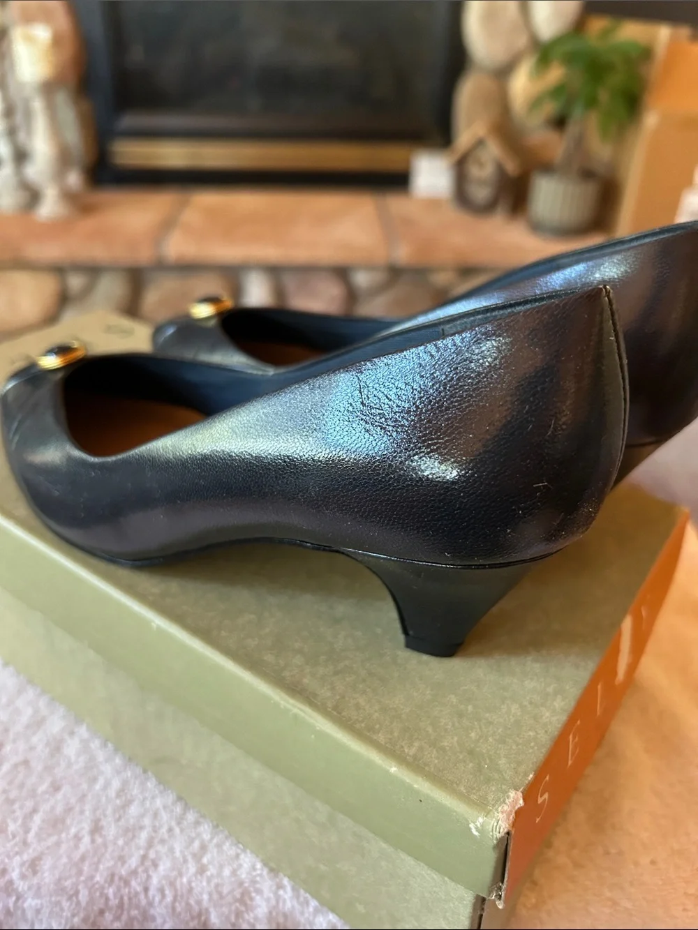Selby Divine Dark Navy Leather Gold Jeweled Kitten Heel Pumps, Size 6 | NWT